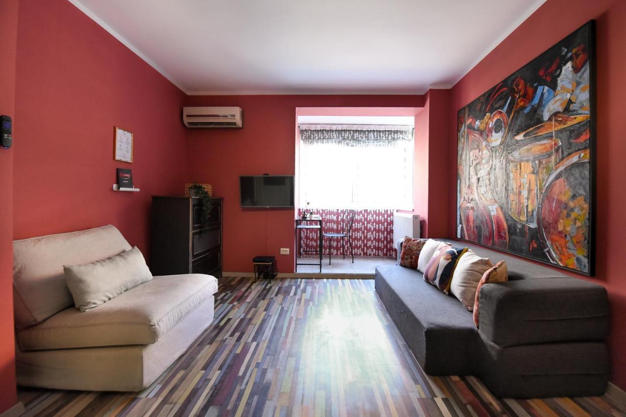 Captivating Old Town Apartment Bukares Bagian luar foto